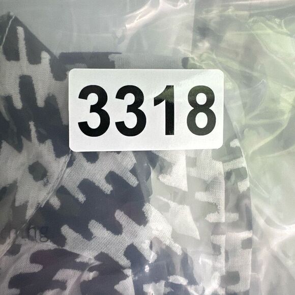 NEW YALA Blouse Organic Cotton Women’s XS Black and White Geometric - Picture 3 of 3